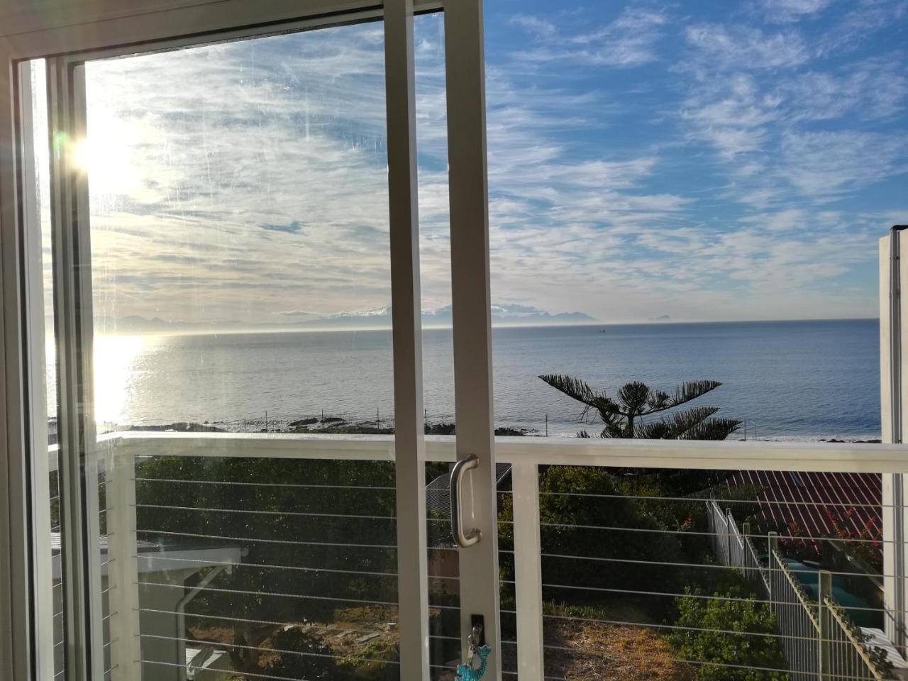 De La Hilcremat Hotell Simonʼs Town Exteriör bild